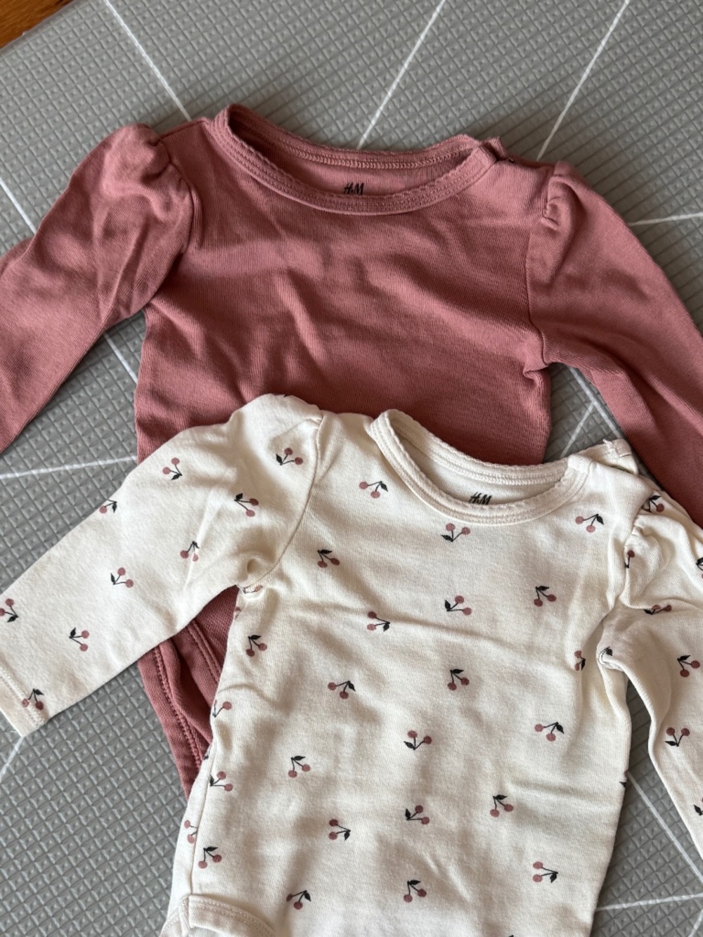 H&M two pack long sleeve bodysuit